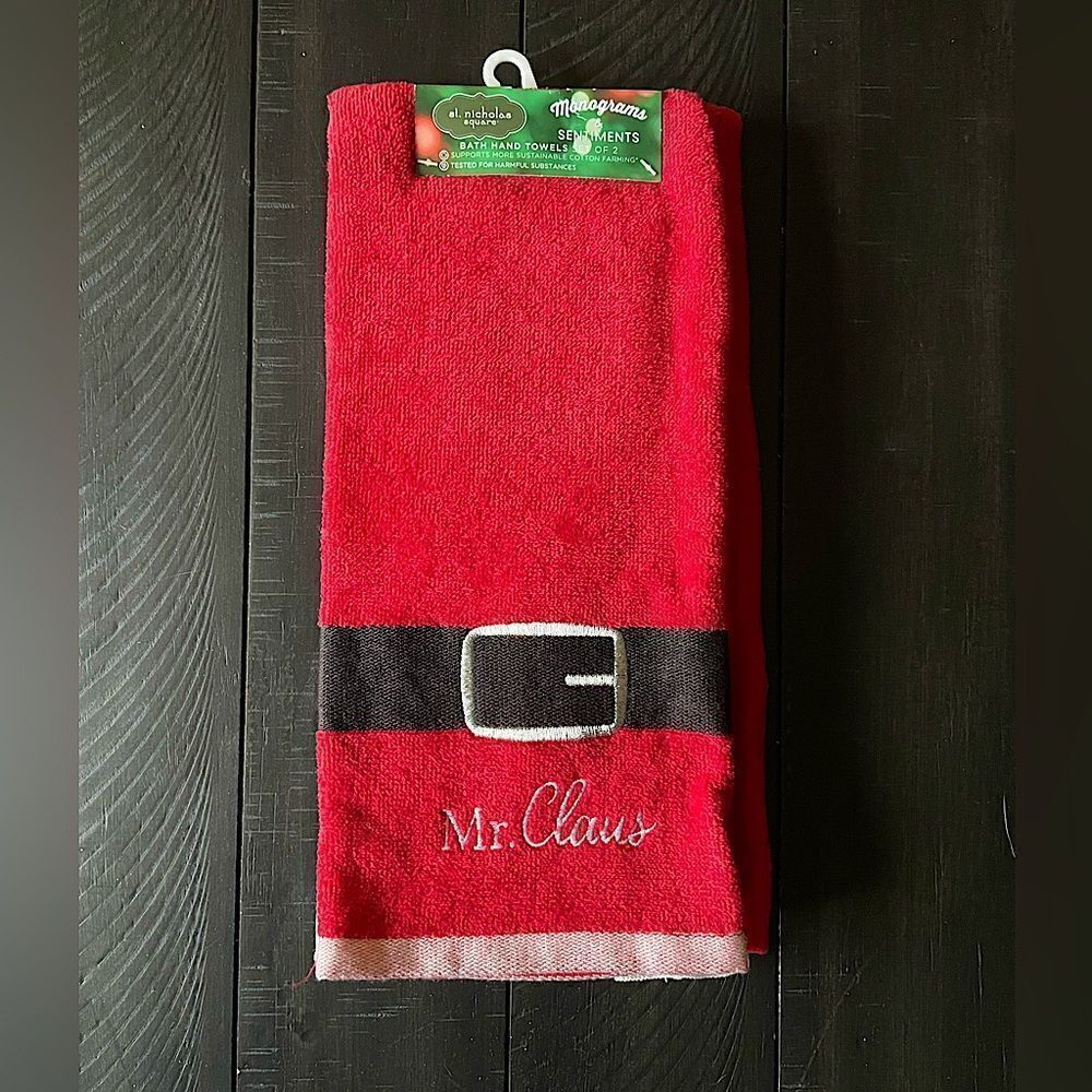 NWT! St. Nicholas Square, 2-Pack, “Mr. & Mrs. Clause” 26” x 25”, Hand Towels.